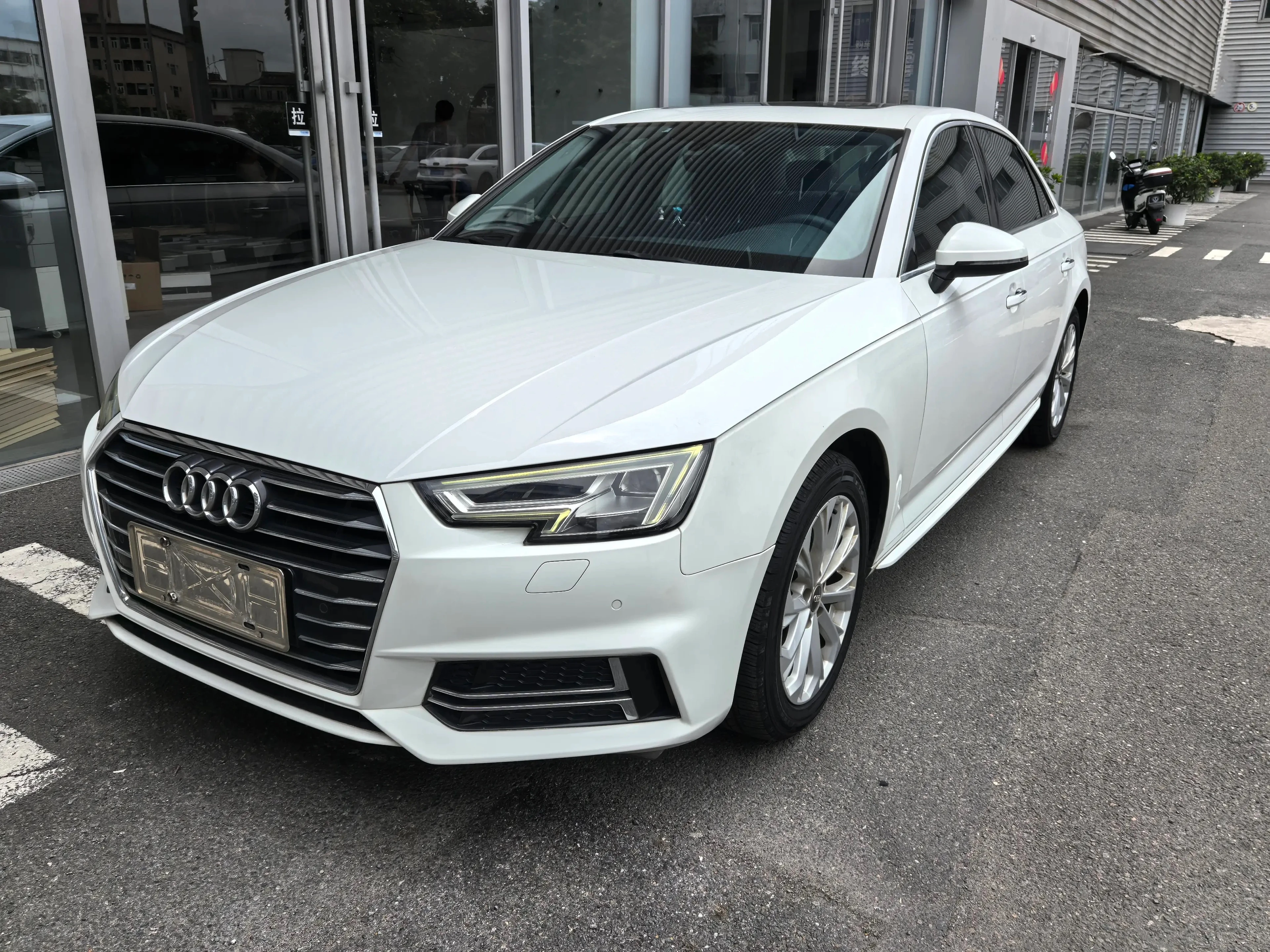 Audi A4L 40TFSI 
