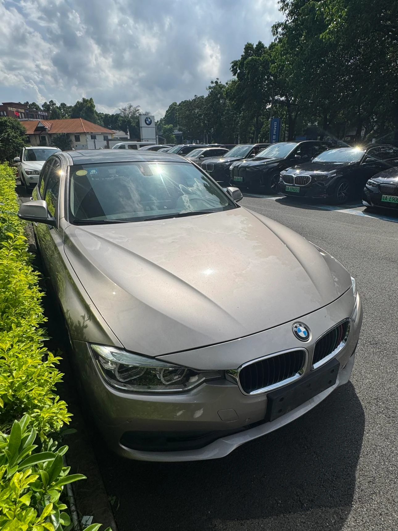 BMW 3 Series 318i - exterior