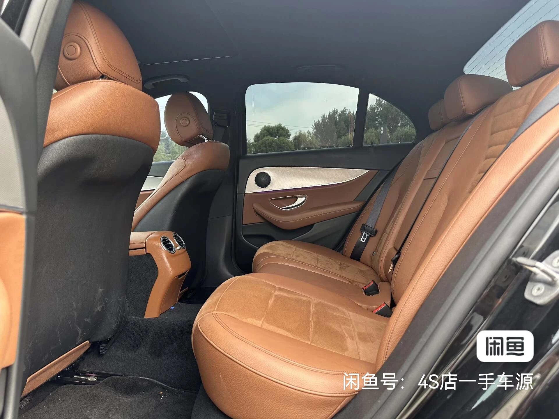 Mercedes-Benz E200 4MATIC Sport - interior