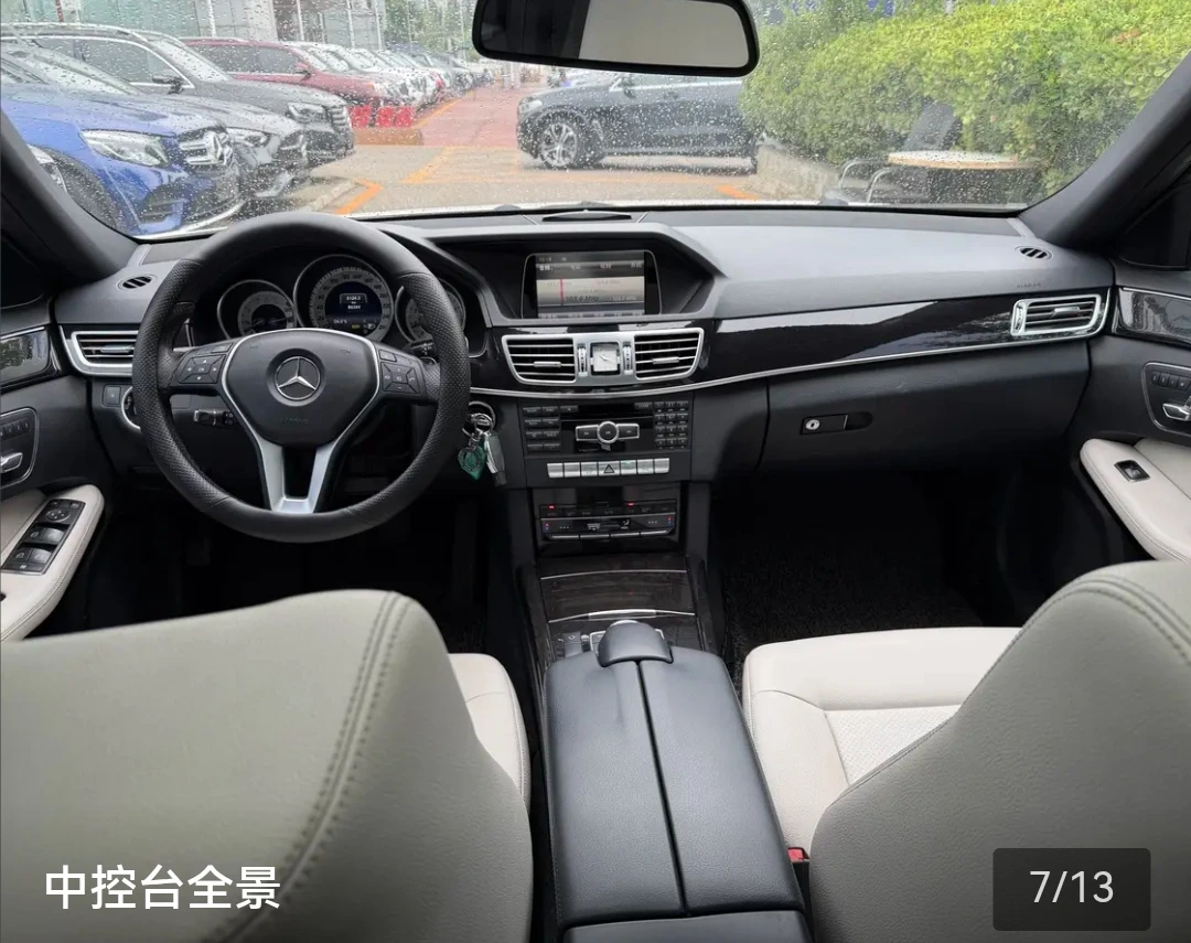 Mercedes-Benz E260L - interior