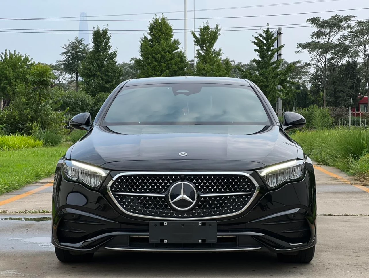 Mercedes-Benz E-Class E 260 L Sport Sedan - exterior