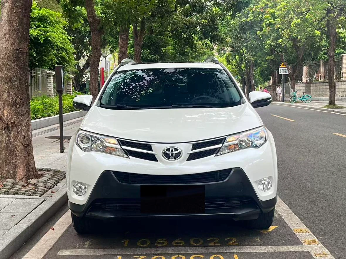 Toyota RAV4 2.0L CVT 2WD (Style Trim) - exterior
