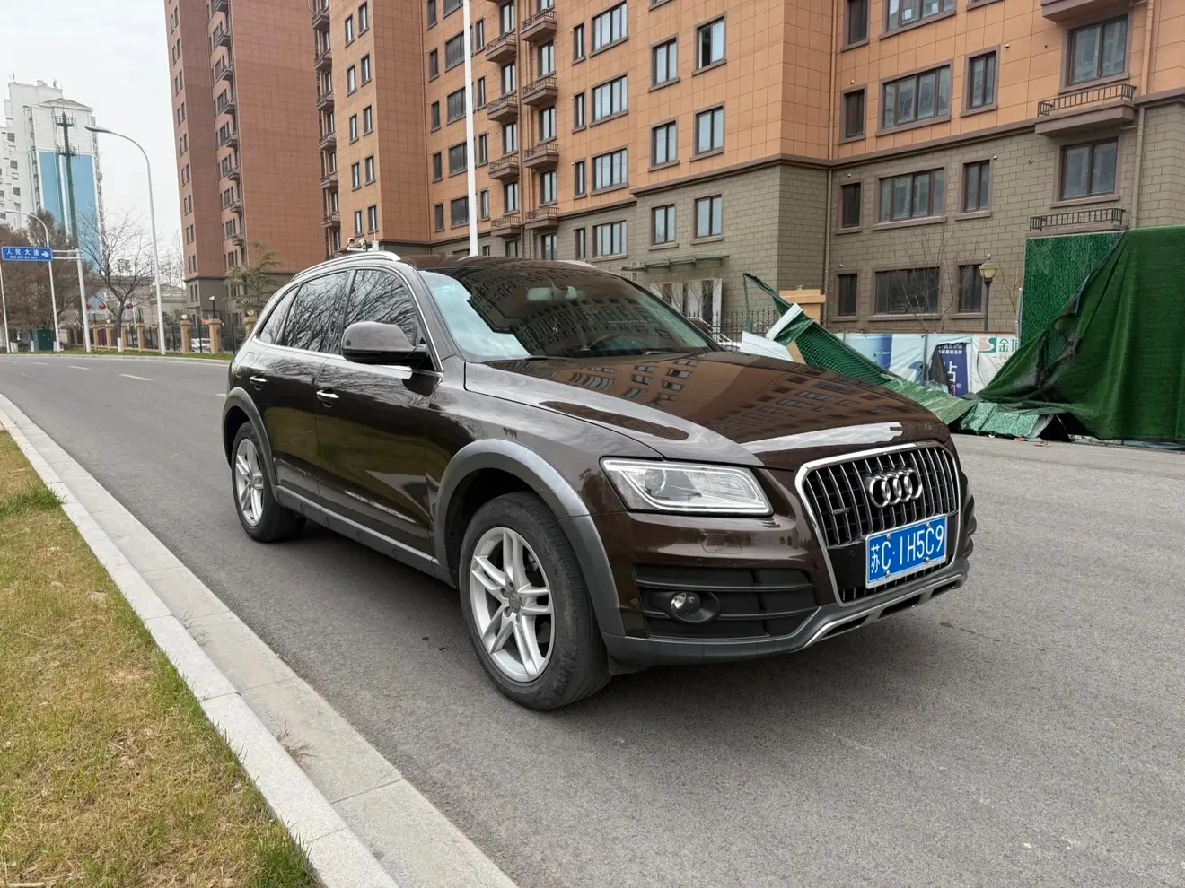 Audi Q5 40TFSI Comfort - exterior