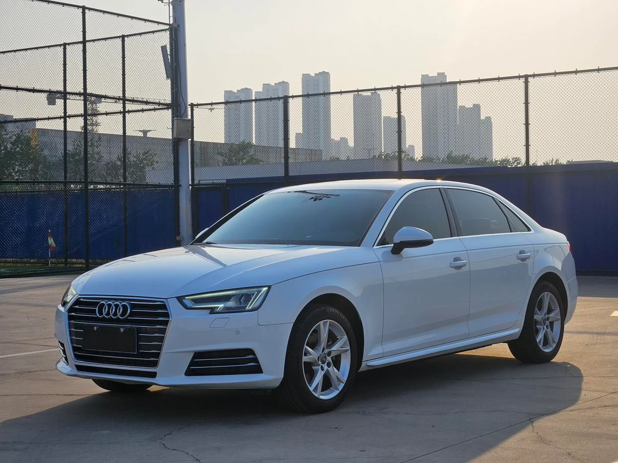 Audi A4L  40 TFSI