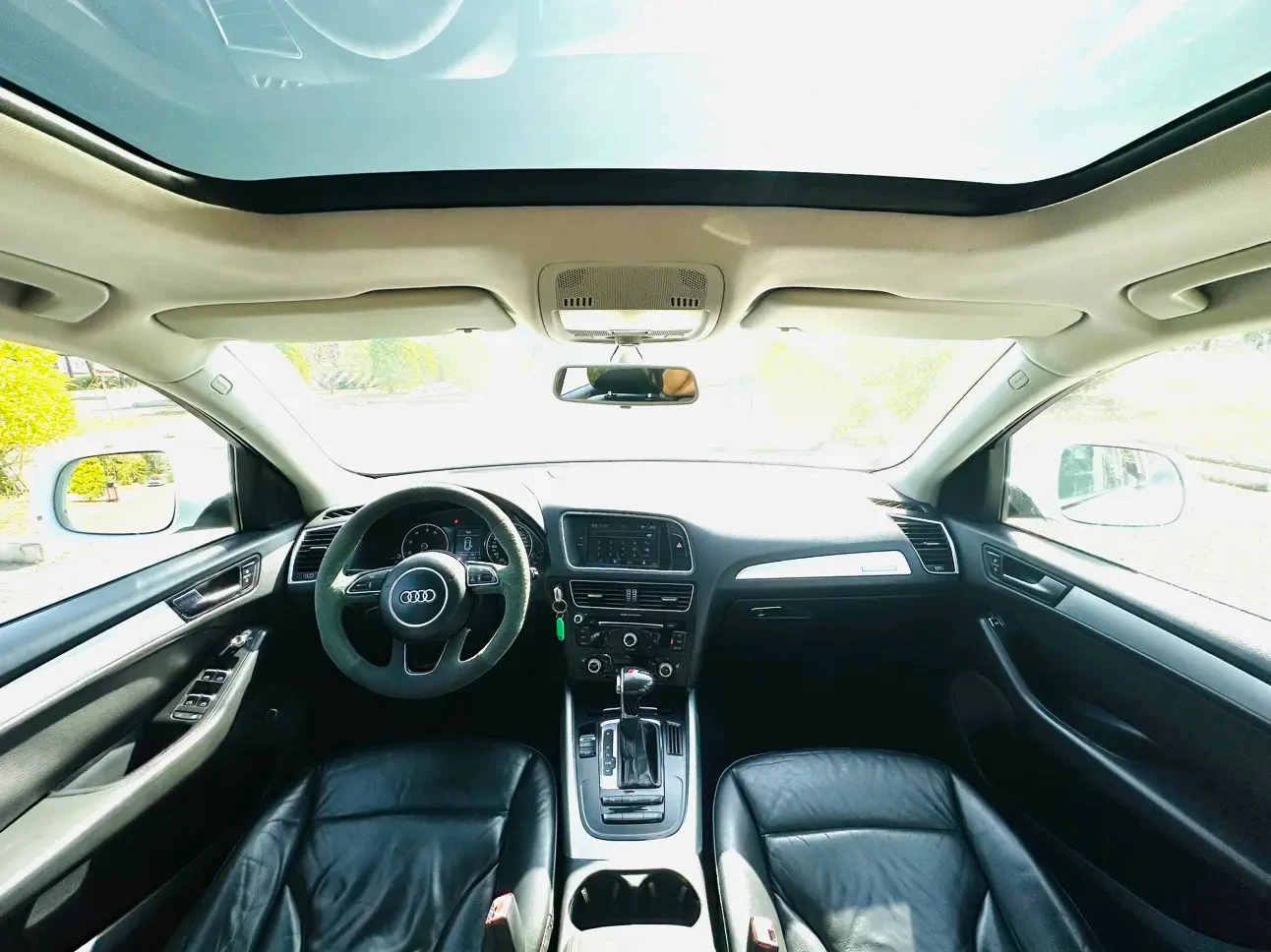 Audi Q5 40 TFSI  - interior