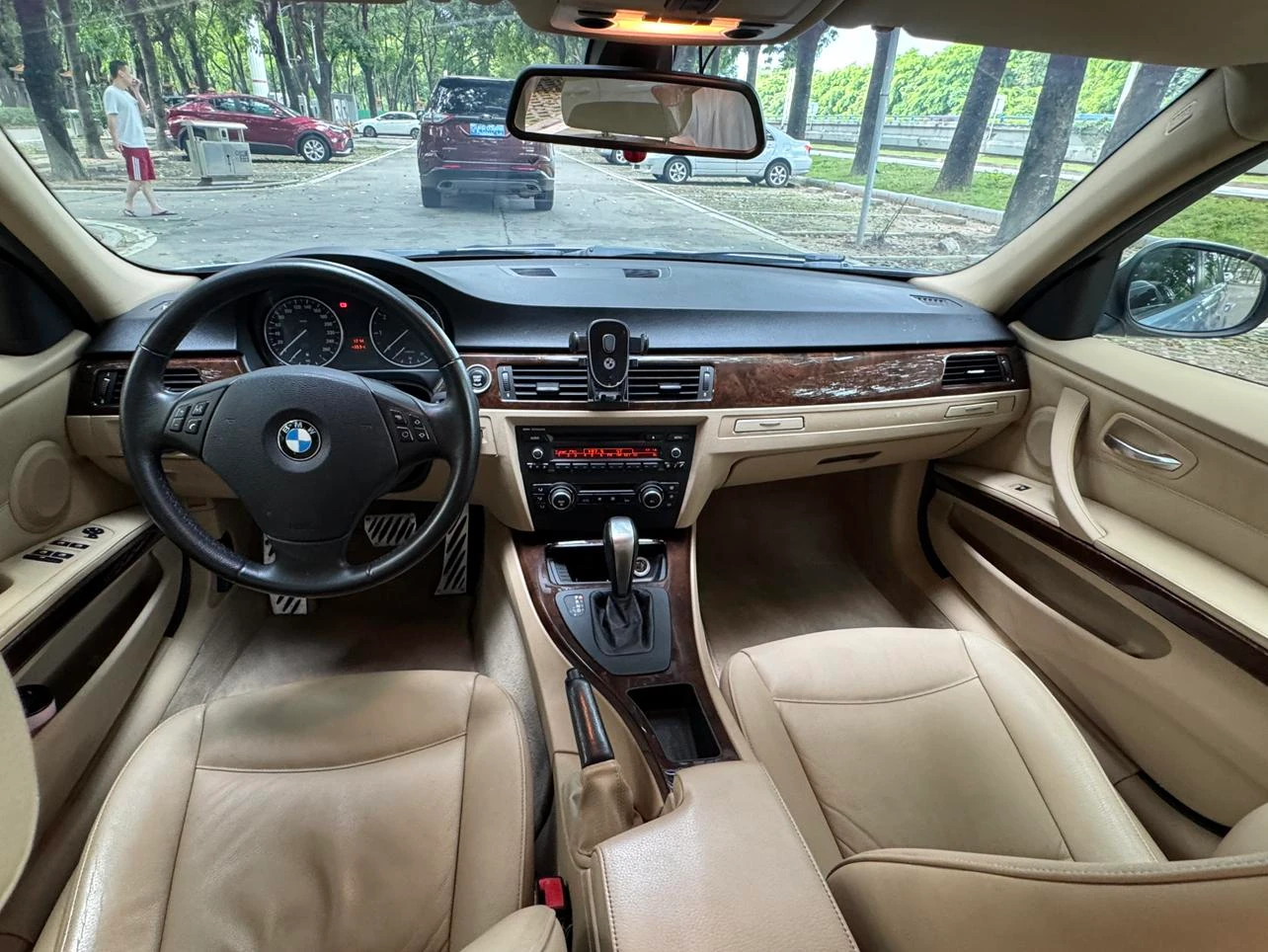 BMW 3 Series  320i  - interior