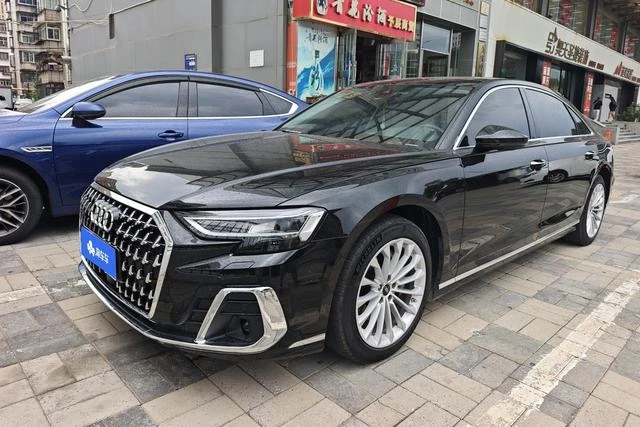Audi A8L 45 TFSI Luxury Trim