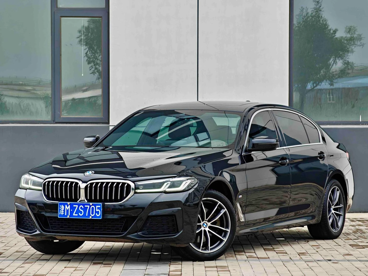 BMW 5 Series  525Li M Sport