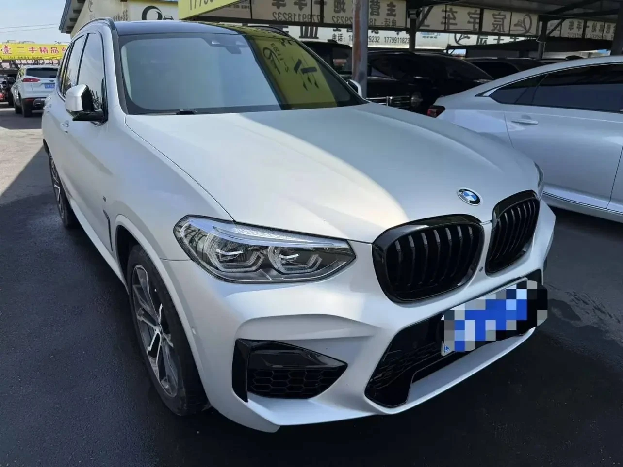 BMW X3 30i Leading - exterior