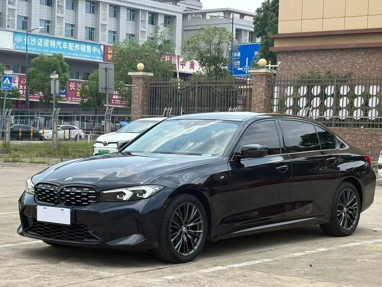 BMW 3 Series 325Li M Sport Shadow Edition