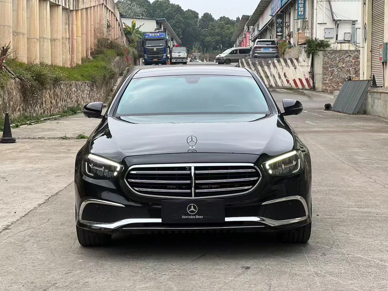 Mercedes-Benz E-Class E300 L - exterior