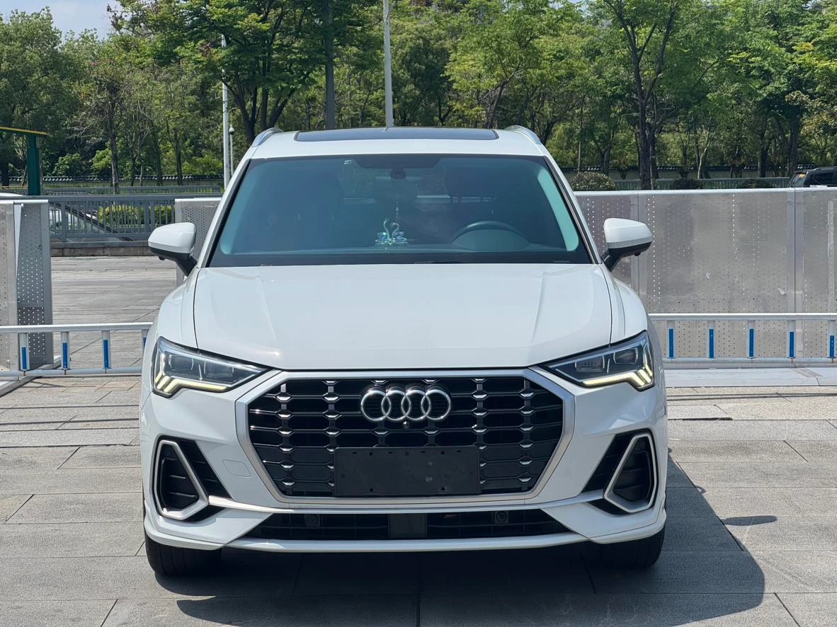 Audi Q3 35 TFSI Progressive Dynamic - exterior