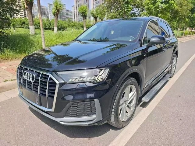 Audi Q7 45 TFSI Sport Trim