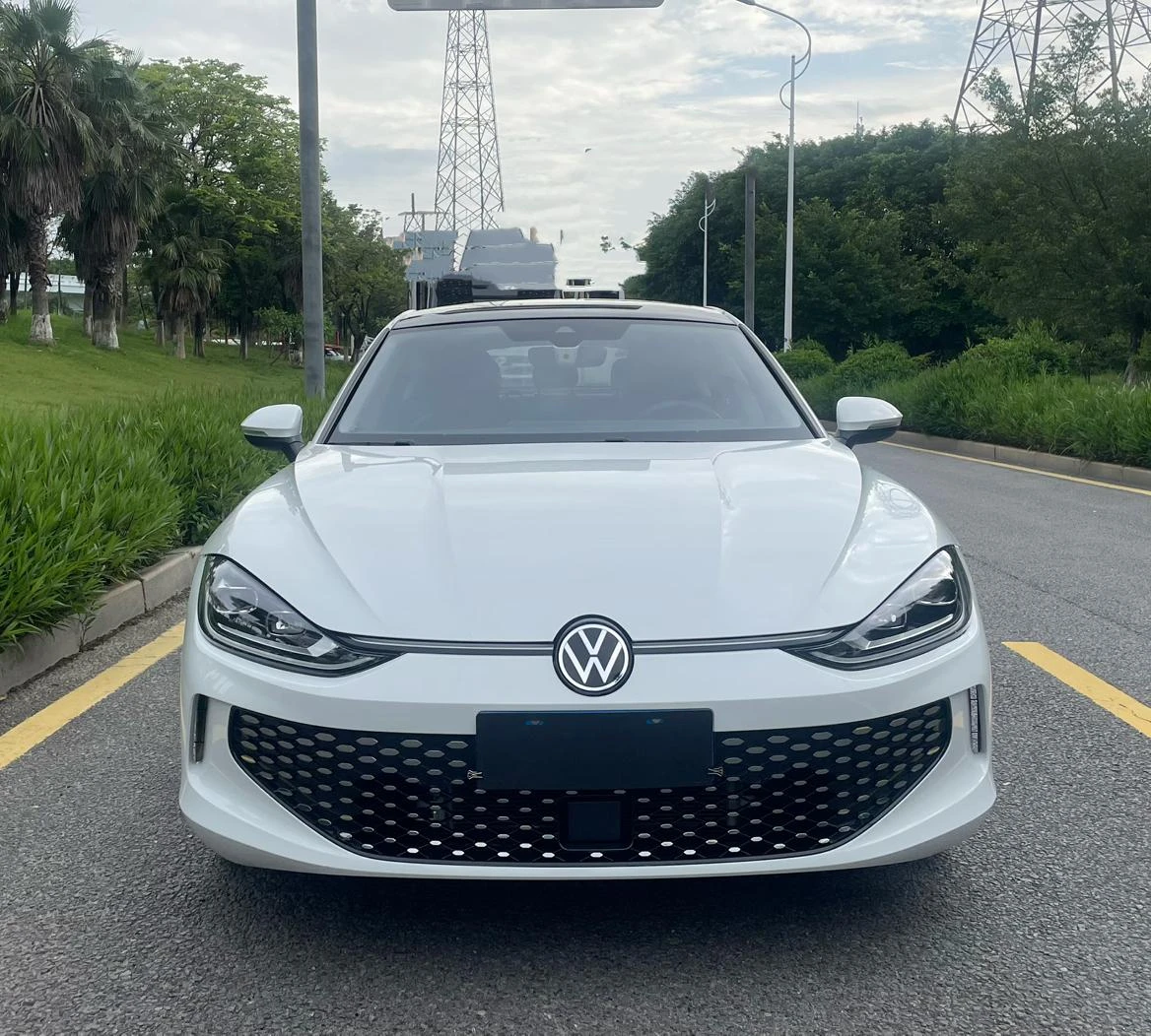 Volkswagen Lamando L 280TSI DSG Cool & Spicy Edition - exterior