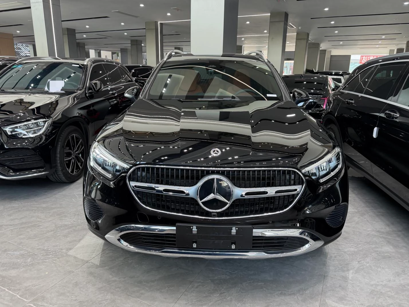 Mercedes-Benz GLC-Class GLC260 L 4MATIC Dynamic - exterior