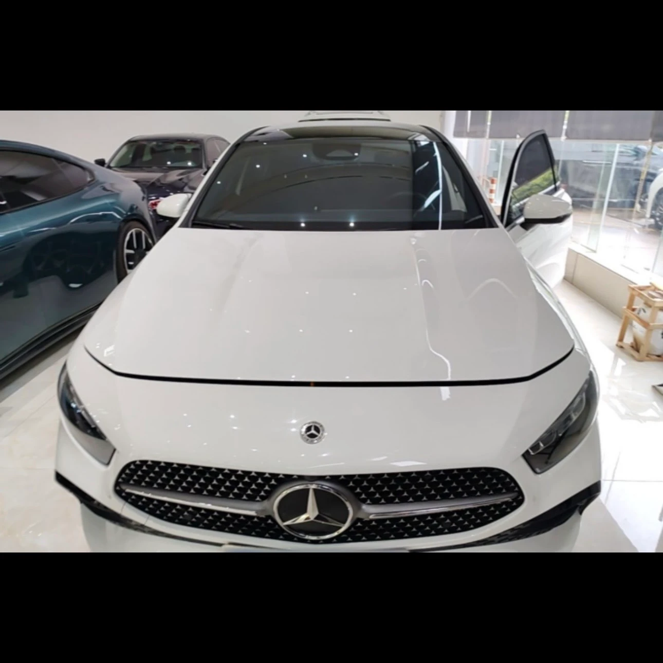 Mercedes-Benz A-Class 200L Sport - exterior