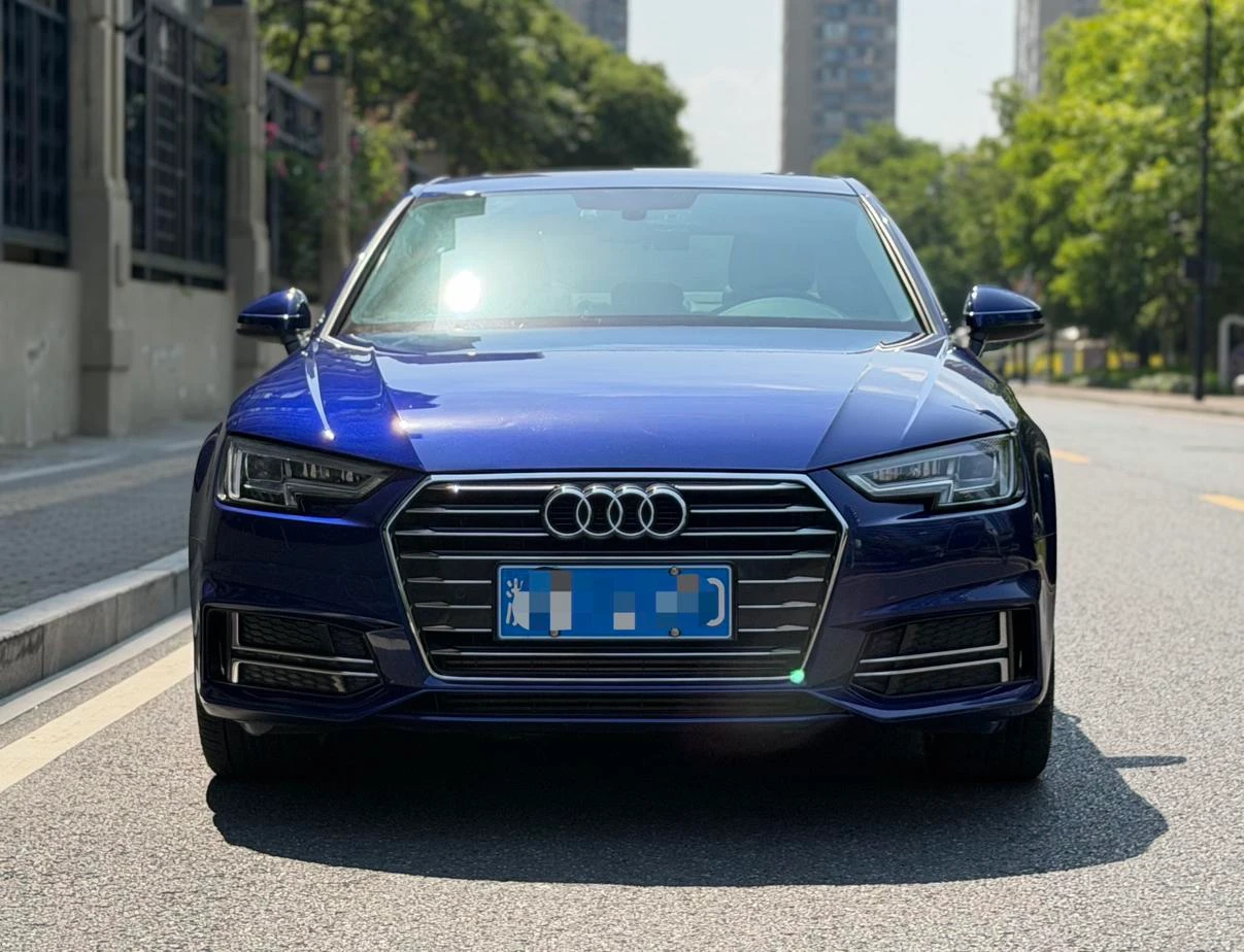 Audi A4L 40 TFSI Progressive - exterior