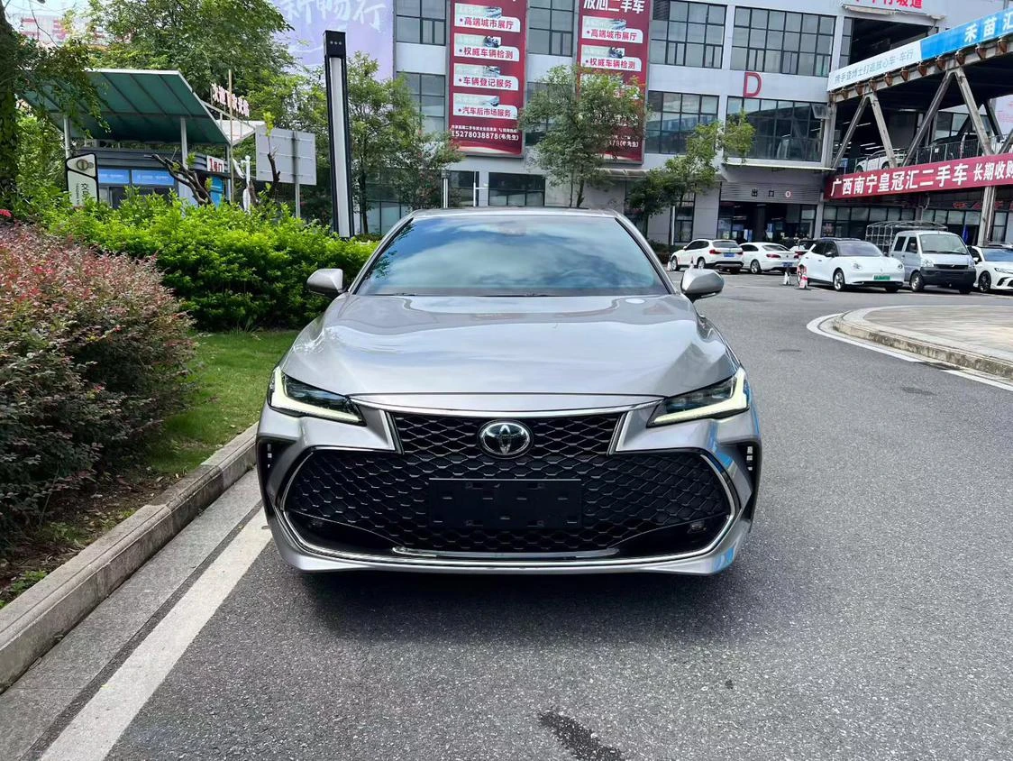 Toyota Avalon 2.5L Automatic Luxury Edition - exterior