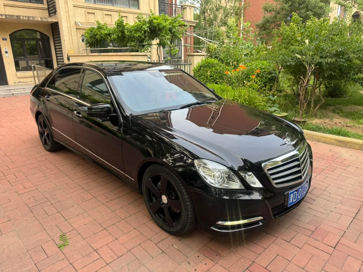 Mercedes-Benz E300 L - exterior