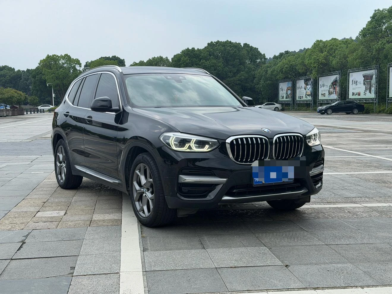 BMW X3 xDrive28i M Sport Package - exterior