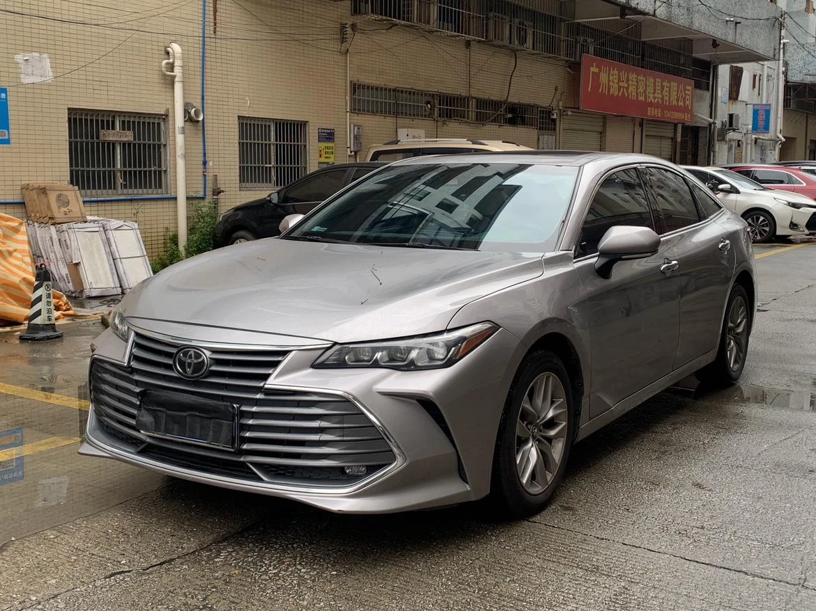 Toyota Avalon 2.5L (Luxury Trim)