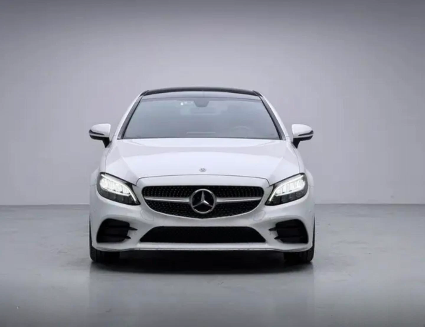 Mercedes-Benz C-Class 260 Coupe - exterior
