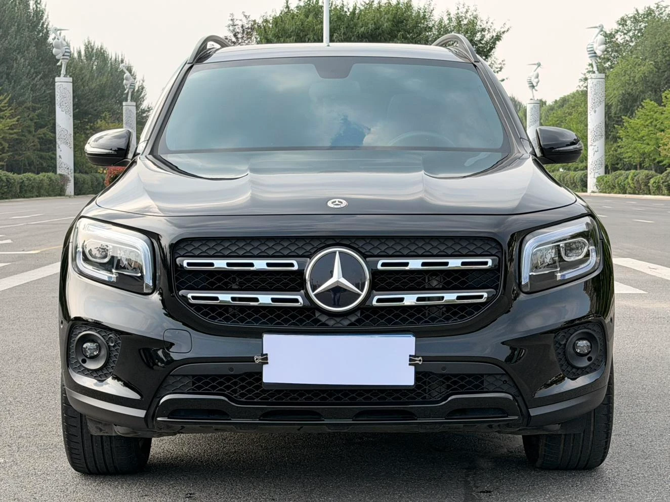 Mercedes-Benz GLB-Class GLB220 4MATIC - exterior