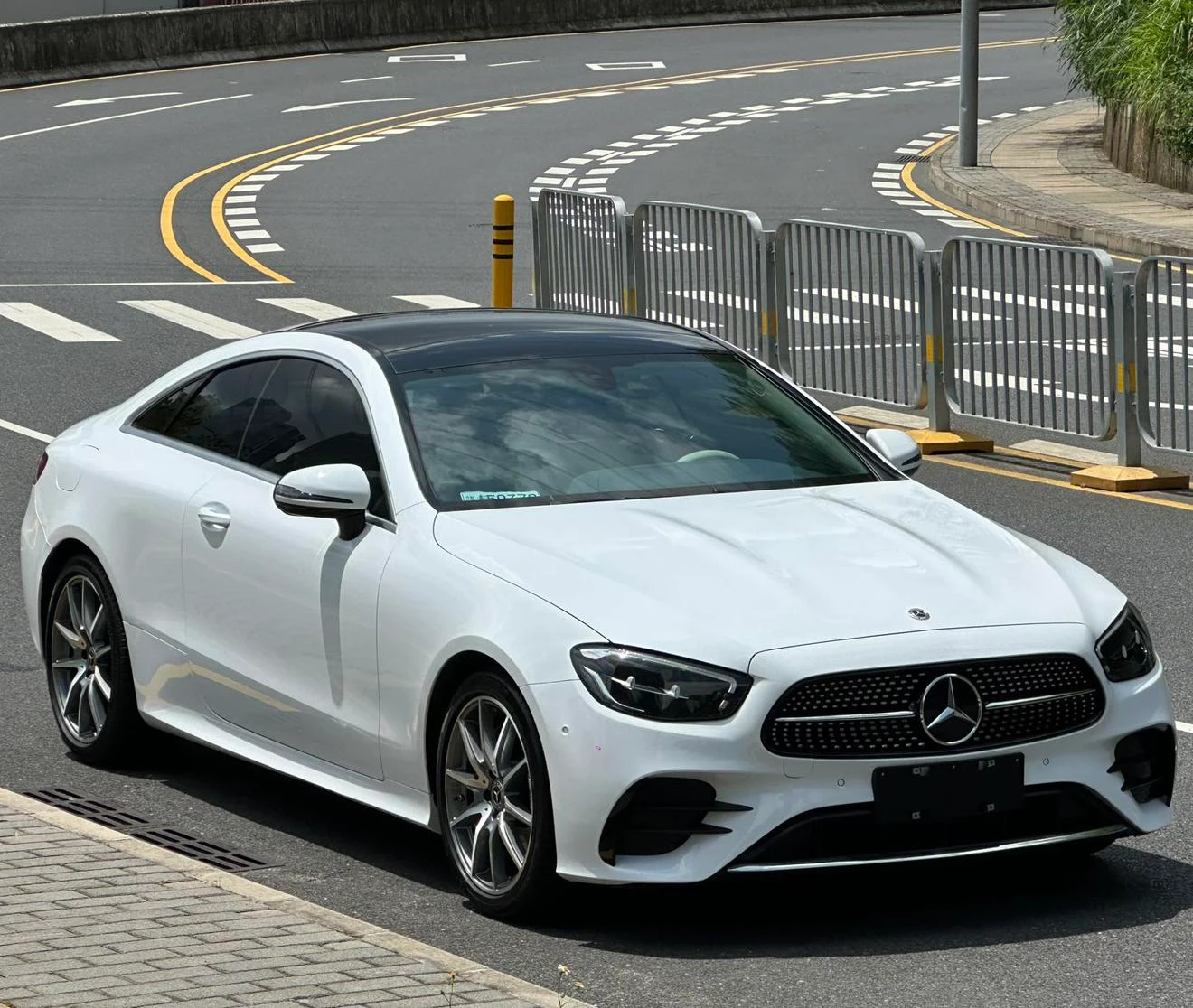 Mercedes-Benz E-Class E260 Facelift Coupe - exterior