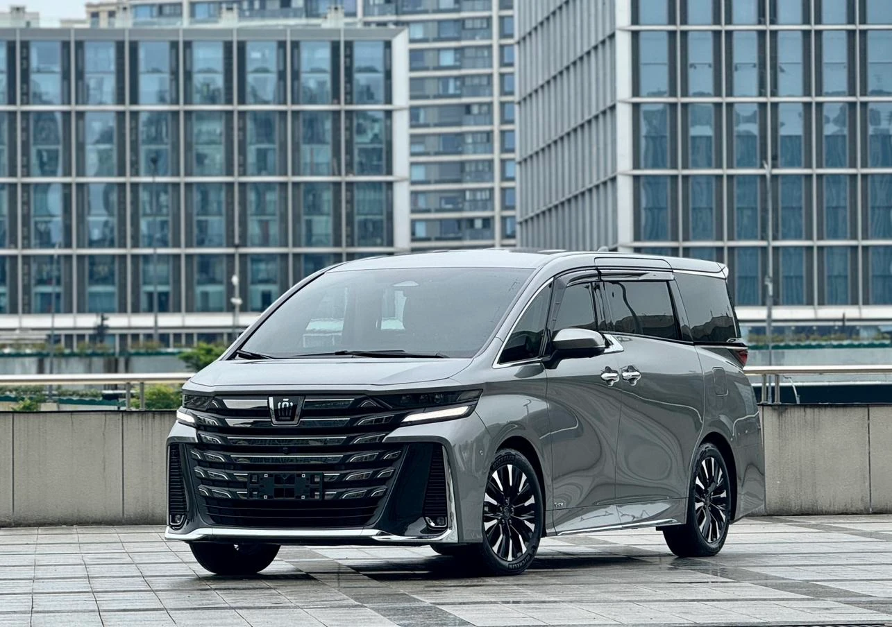 Toyota Vellfire 2.5L Automatic 4WD 7-Seat Parallel Import