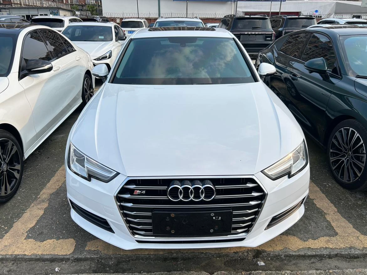 Audi A4L 40 TFSI Progressive - exterior