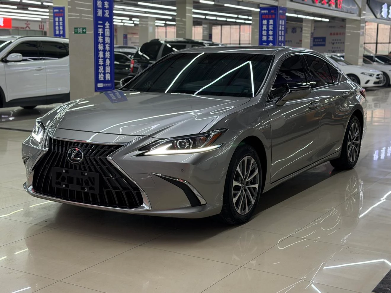 Lexus ES 200 Elite