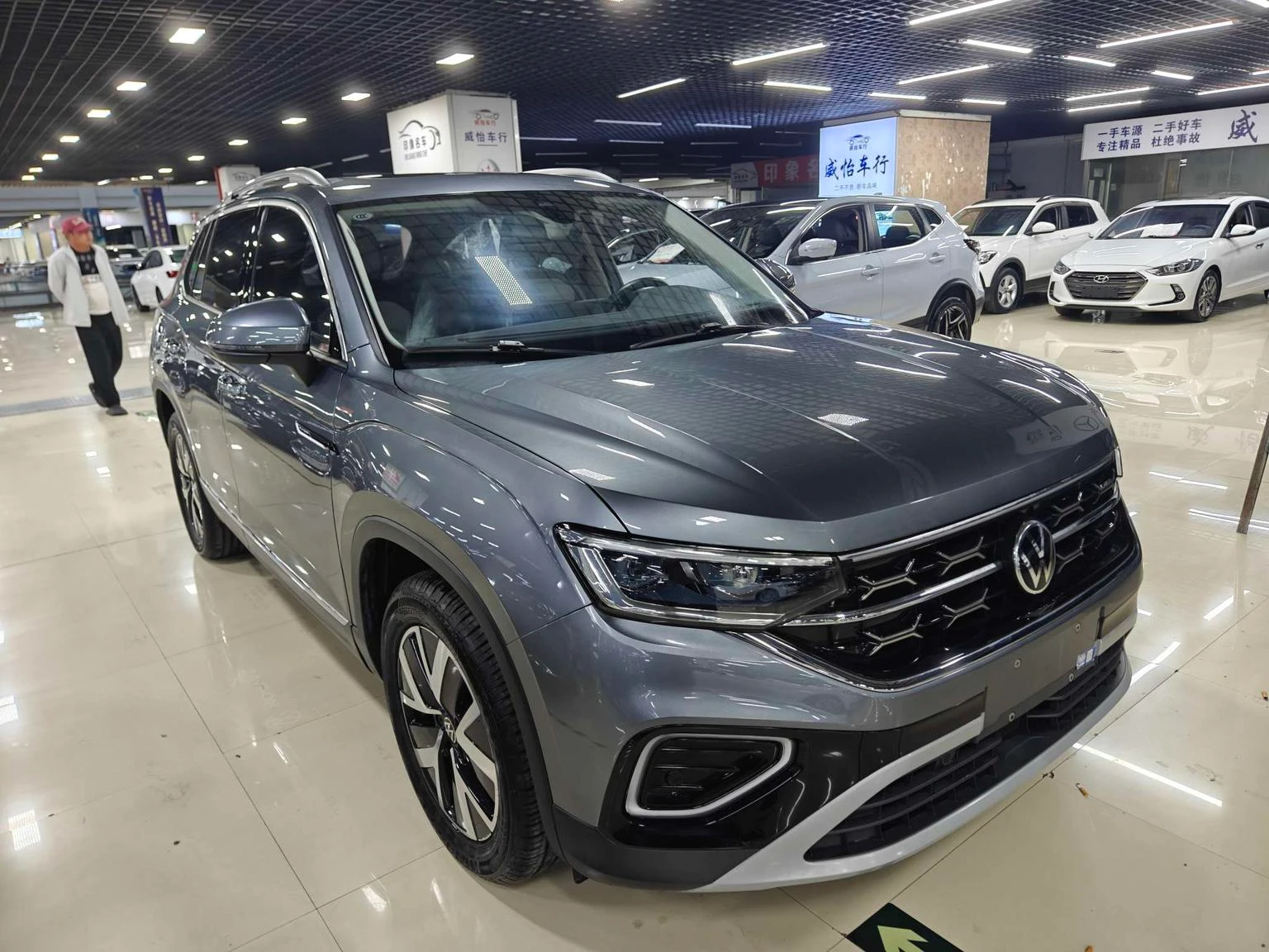 Volkswagen Tayron 300TSI 2WD Luxury Plus Advanced Edition - exterior