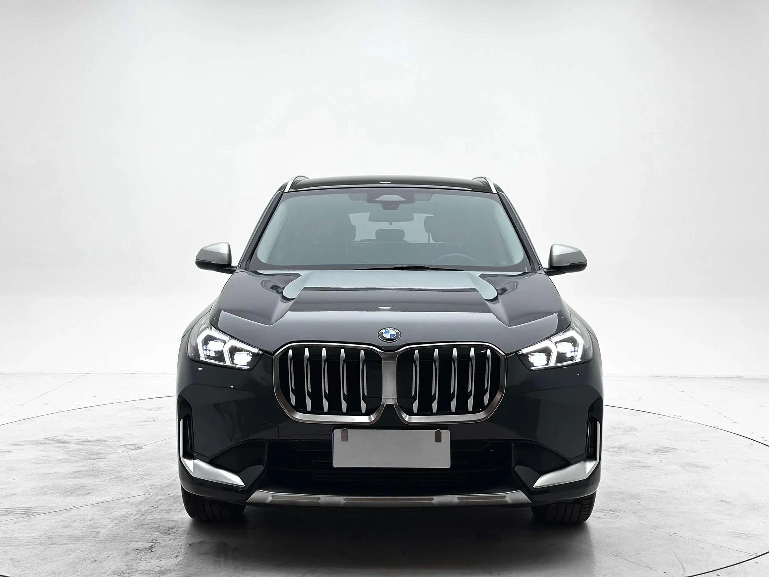 BMW X1 sDrive20Li xLine - exterior