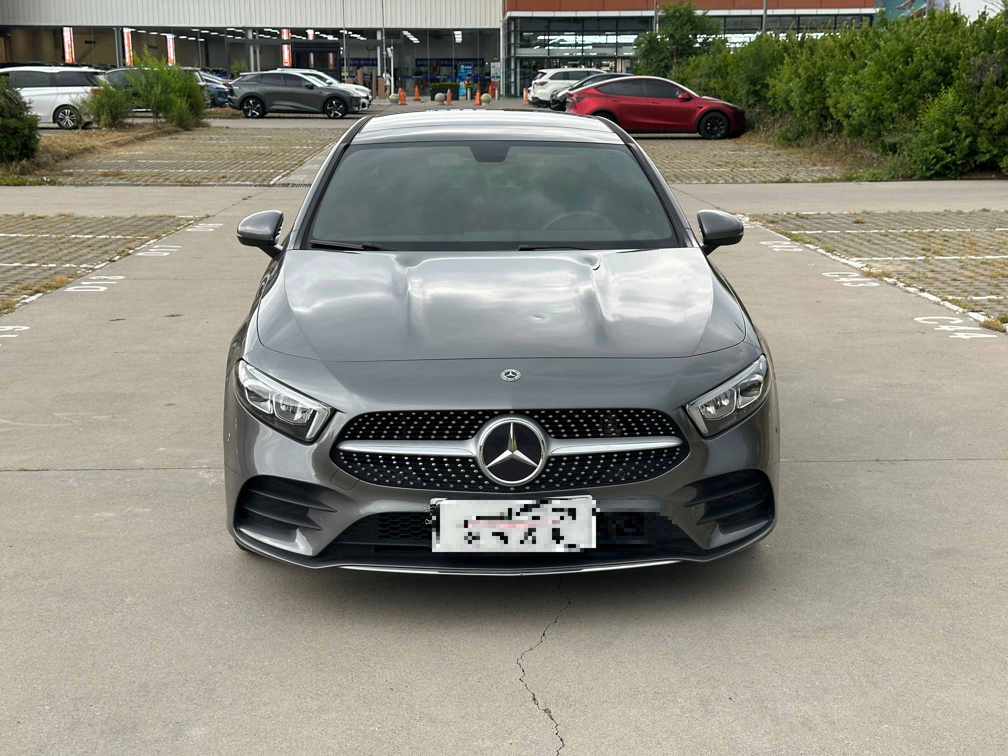 Mercedes-Benz A200L Sport - exterior