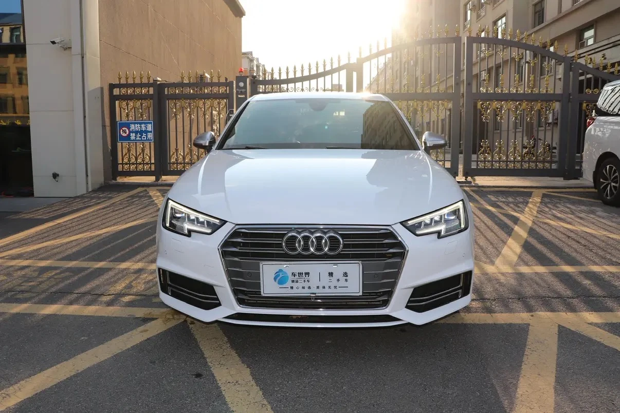 Audi A4 40TFSI Fashion Trim - exterior