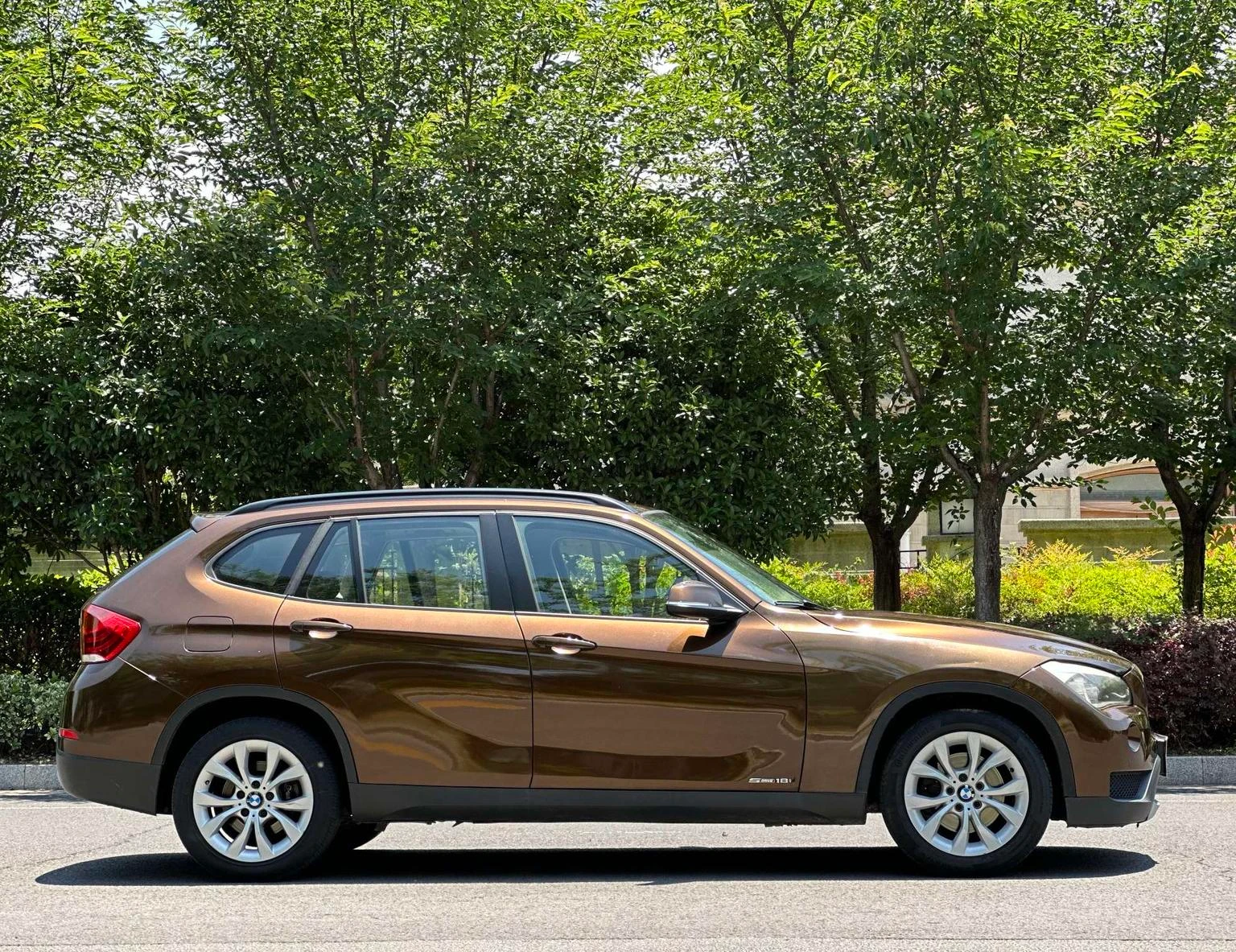 BMW X1 sDrive 18i - exterior