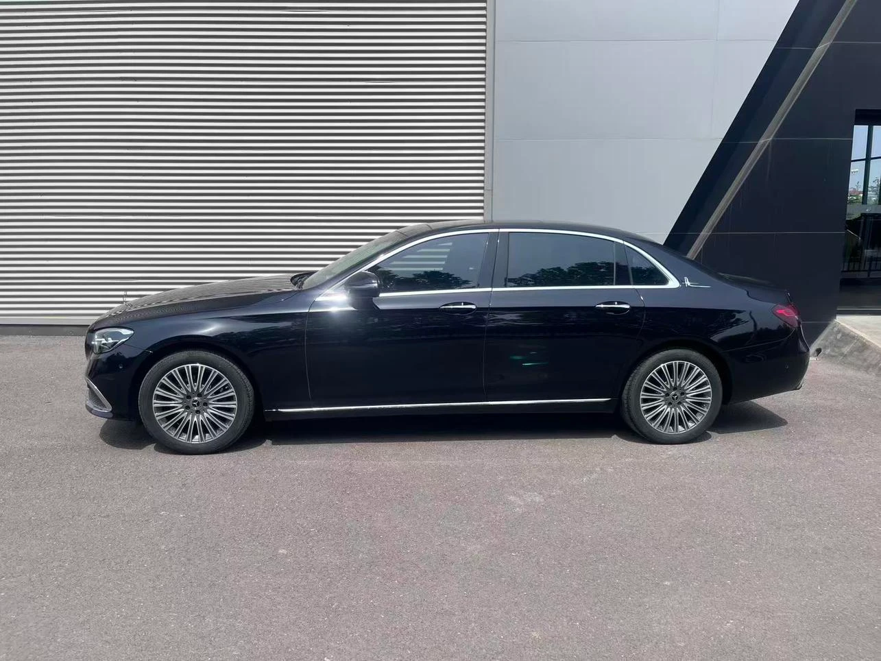 Mercedes-Benz E-Class E300L Luxury - exterior