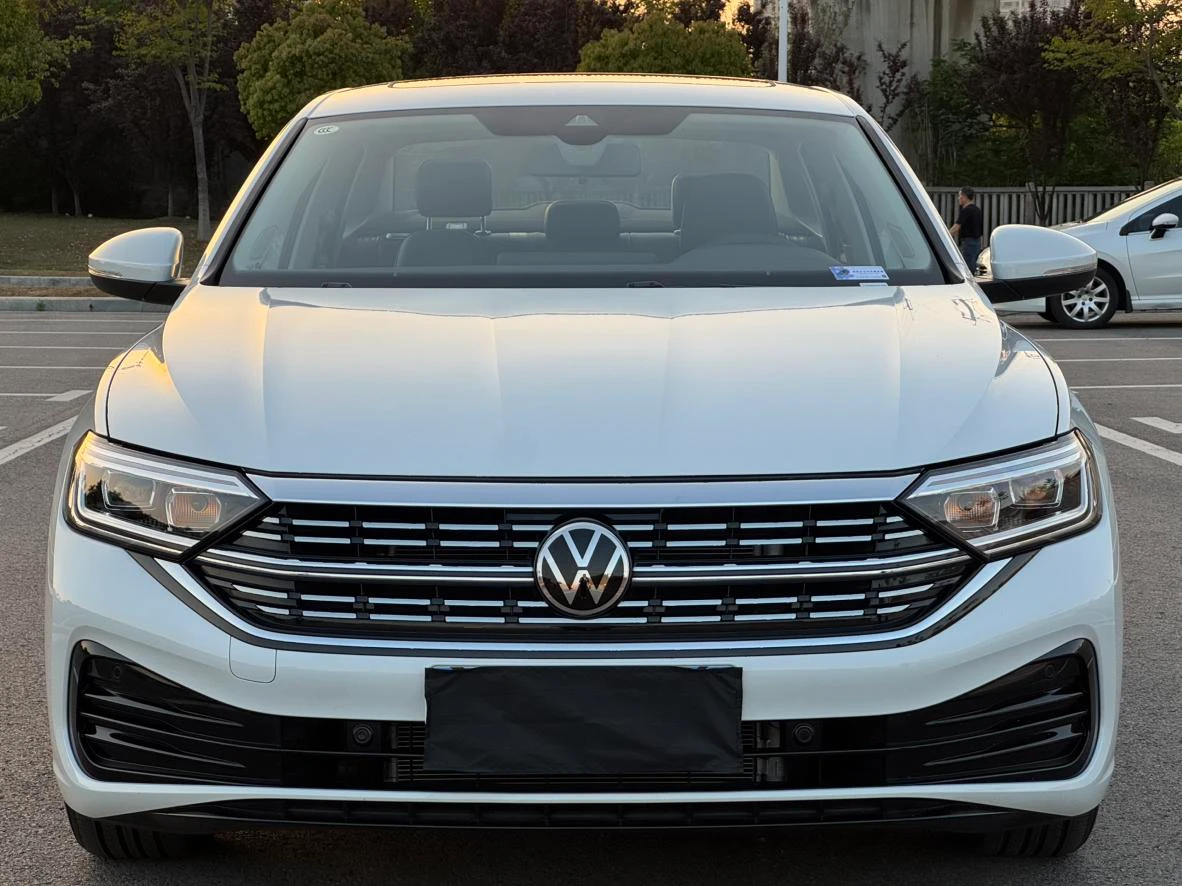 Volkswagen Sagitar 300TSI DSG Beyond Edition - exterior