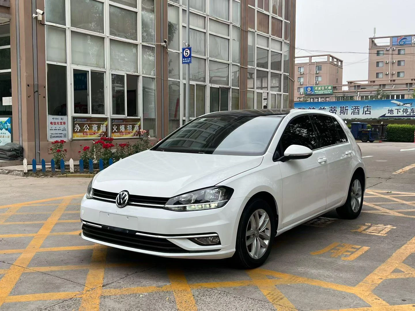Volkswagen Golf 230TSI Automatic Comfortline
