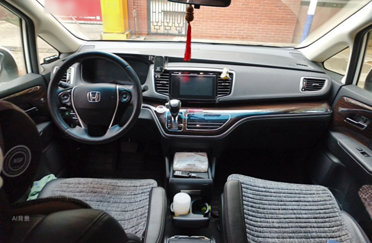 Honda Odyssey  - interior