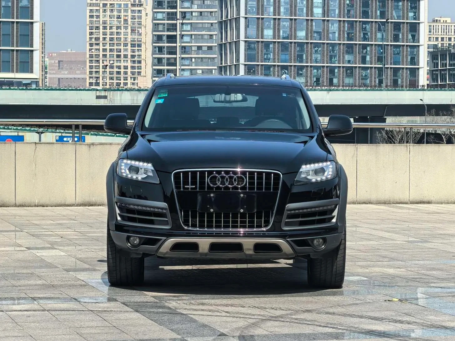 Audi Q7 40 TFSI Collector's Edition - exterior