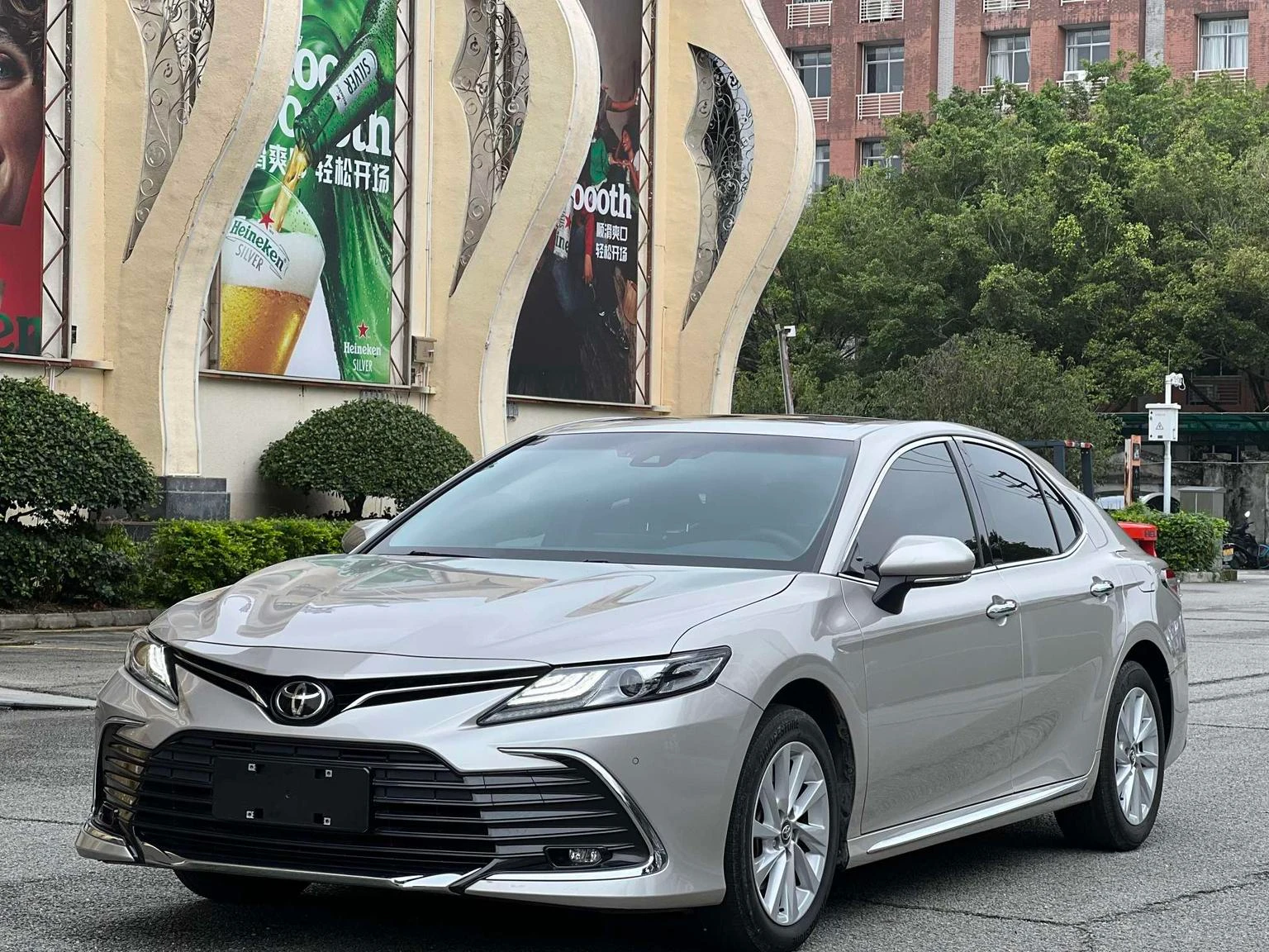 Toyota Camry 2.0G Luxury Edition