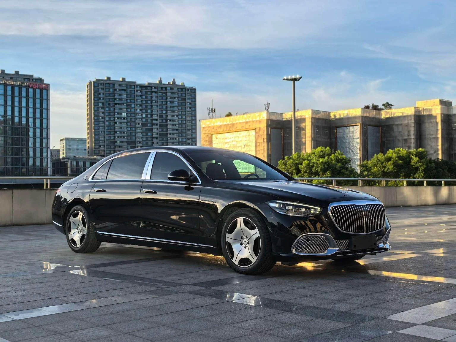 Mercedes-Benz Maybach S-Class S480 4MATIC - exterior