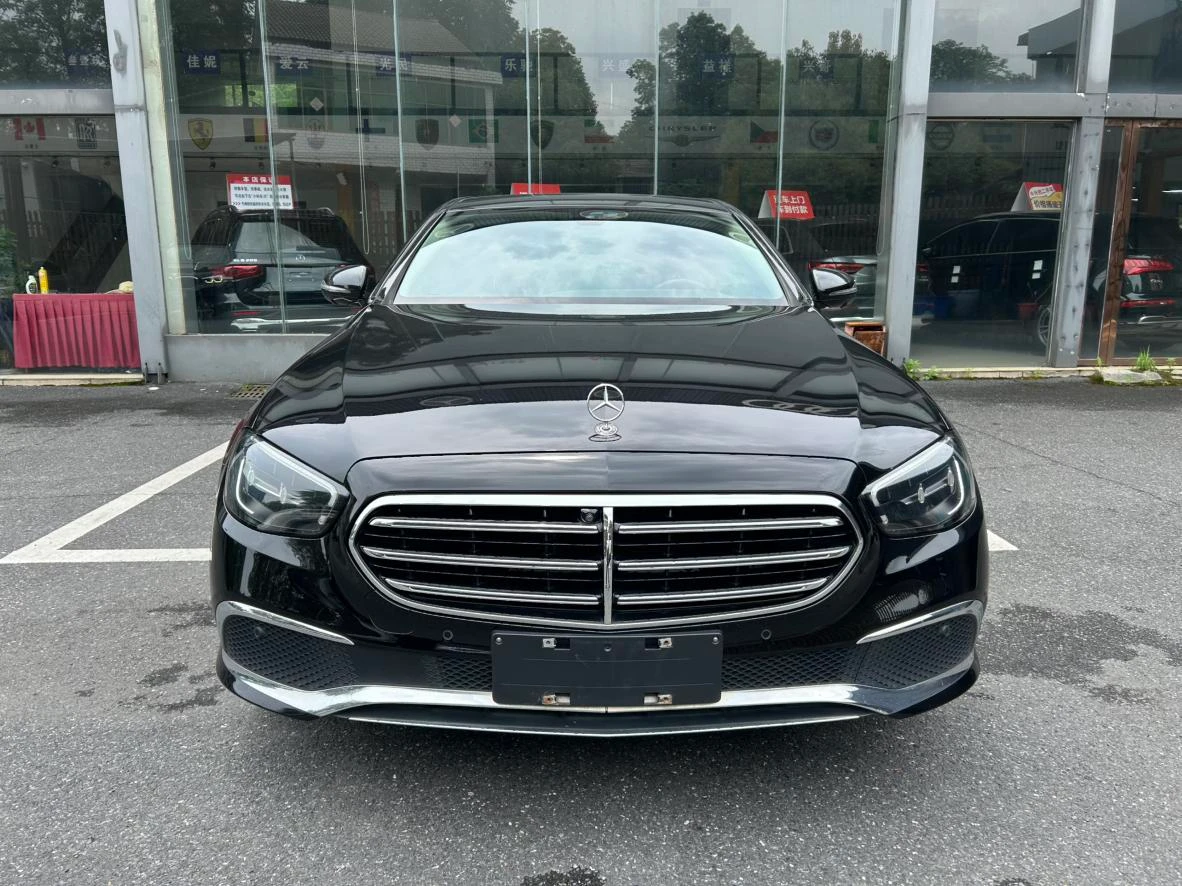 Mercedes-Benz E-Class  300 L Fashion Sedan