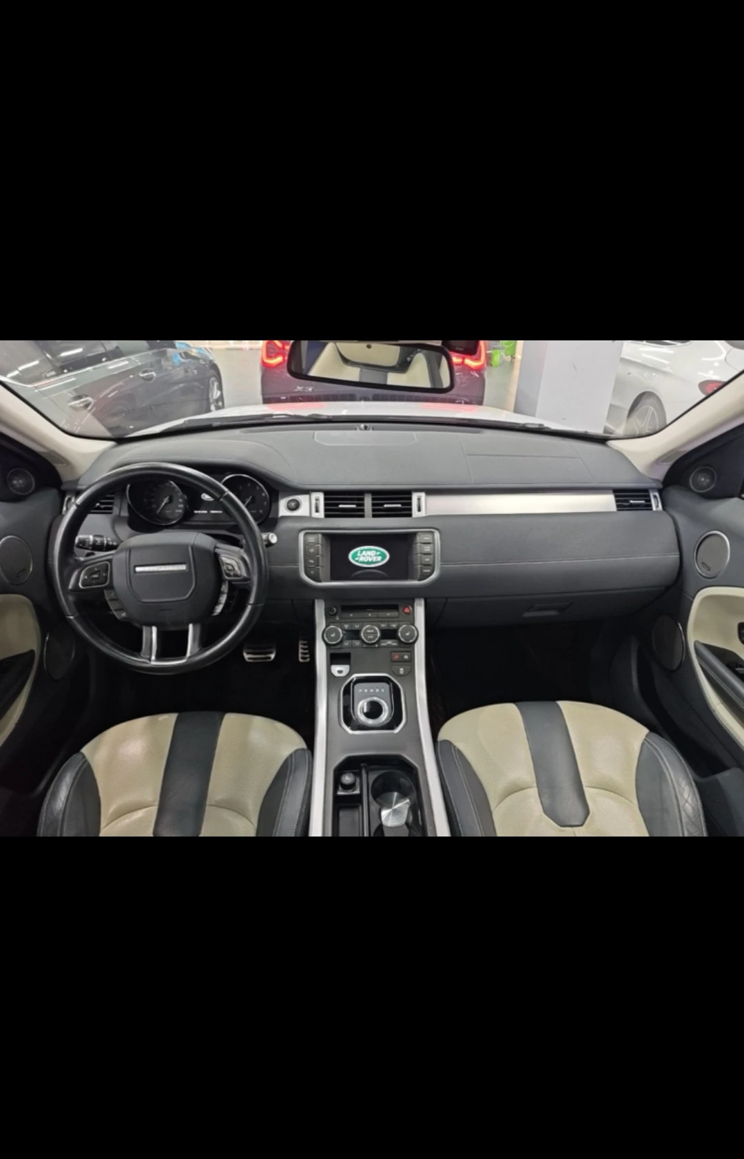 Land Rover Range Rover Evoque  - interior