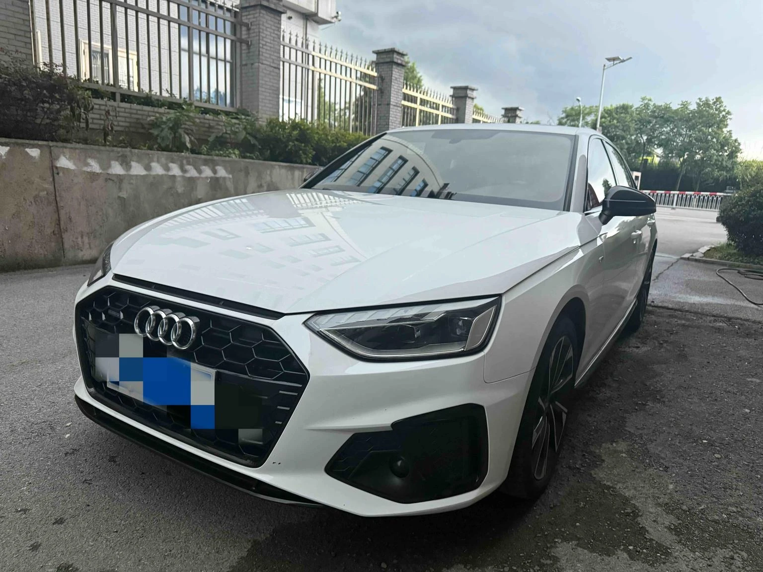 Audi A4L 40 TFSI Luxury Sport - exterior