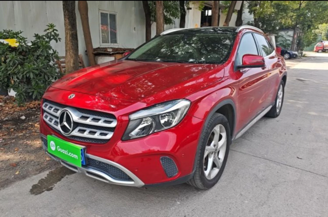 Mercedes-Benz GLA200 