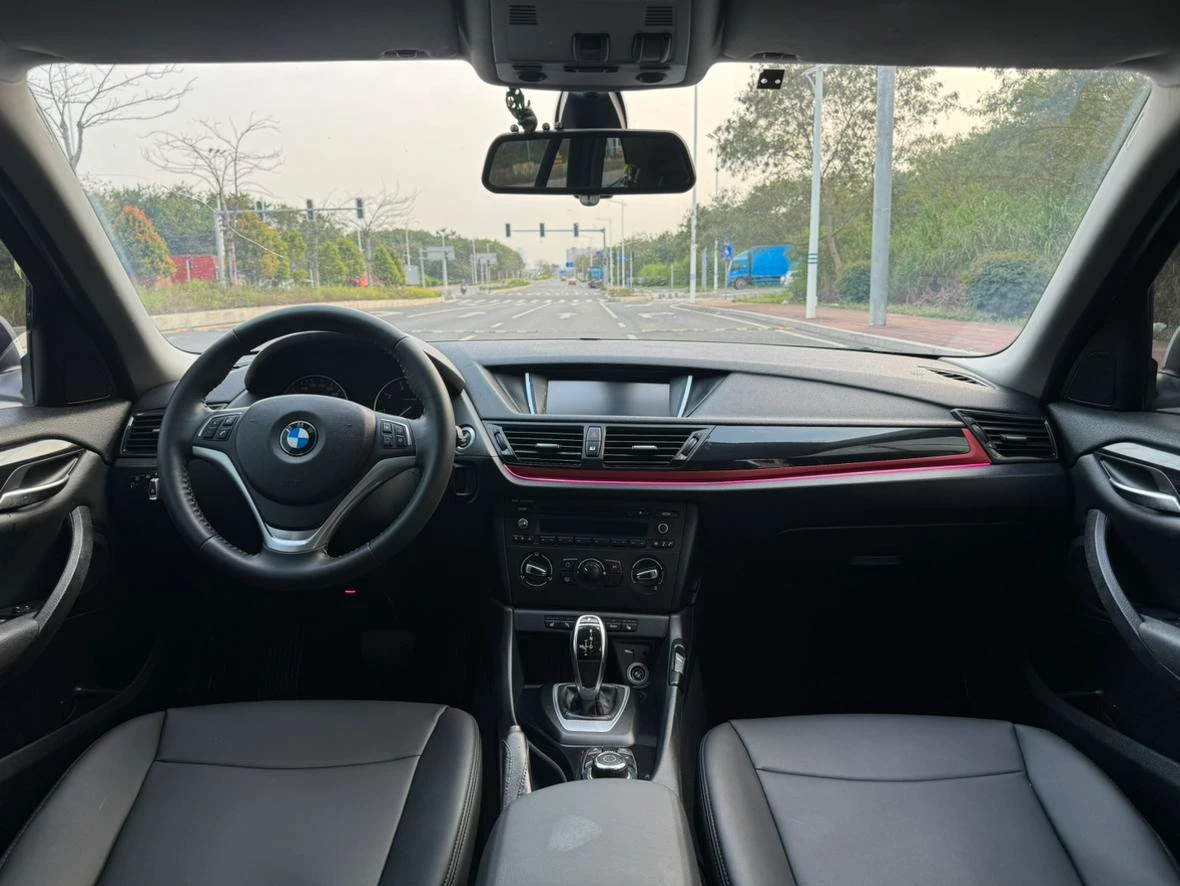 BMW X1  sDrive18i  - interior