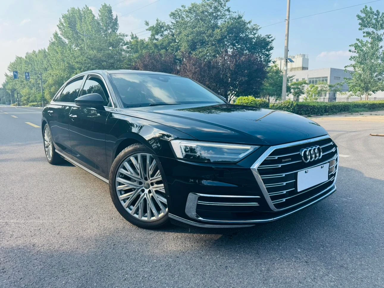 Audi A8L 50 TFSI quattro (Comfort Trim) - exterior