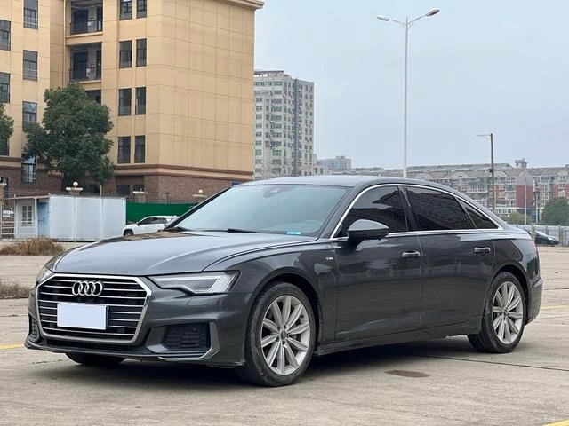 Audi A6L 45 TFSI Premium Selection Dynamic Trim